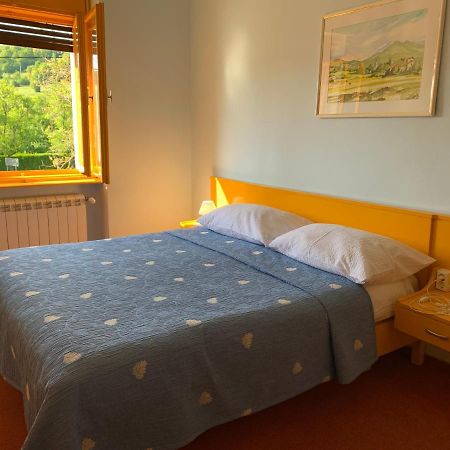 Gostisce Stari Grad Hotel Senozece Luaran gambar