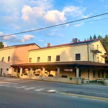 Gostisce Stari Grad Hotel Senozece Luaran gambar