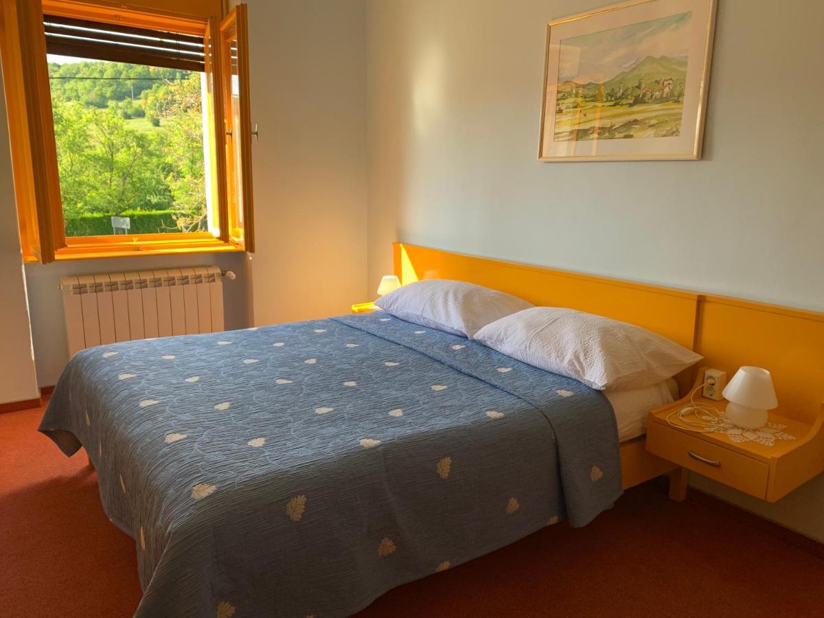 Gostisce Stari Grad Hotel Senozece Luaran gambar